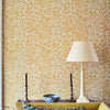 Willow behang in Yellow van Morris & Co