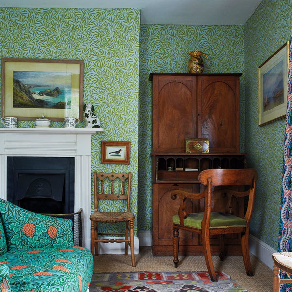 Willow behang in Yellow van Morris & Co