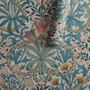 Woodland Weeds Tapete in Rose/Weld von Morris & Co