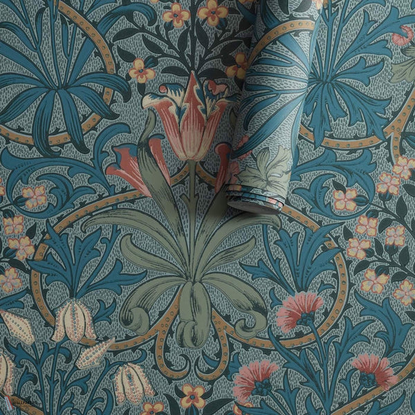 Woodland Weeds Tapete in Rose/Woad von Morris & Co