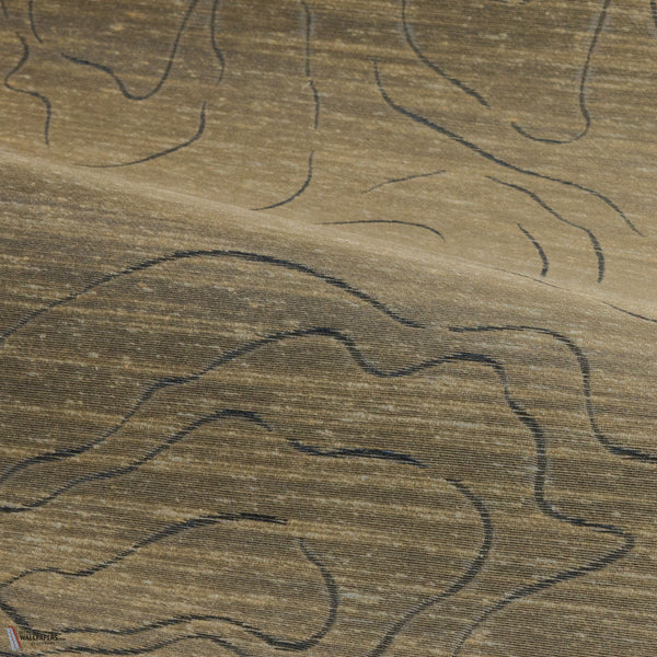 Ondes Précieuses wallpaper in Camel doré by Casamance