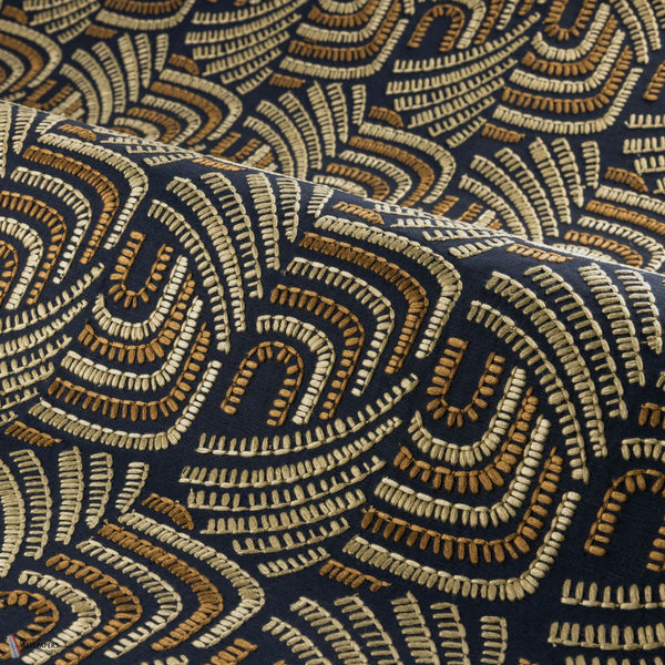 Piquey wallpaper in Noir Mordore by Casamance