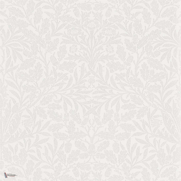 Pure Acorn wallpaper in Chalk/Silver van Morris & Co