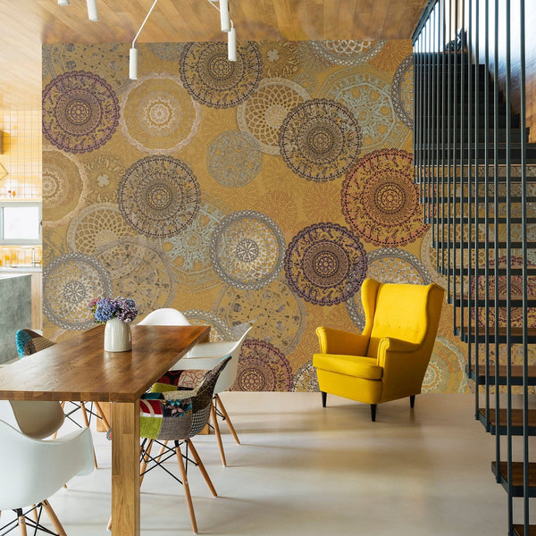The Rhythm wallpaper in Yellow van Daisy James — interieur