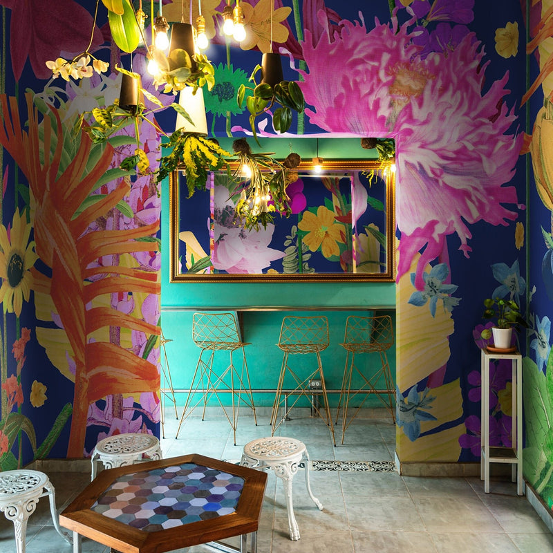 The Plenty behang in Multicolour van Daisy James — interieur