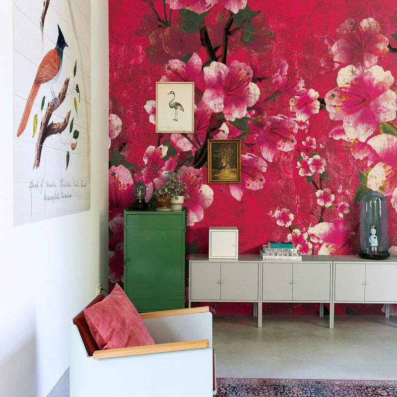 The Cherry Blossom Tapete in Aubergine von Daisy James — Interieur
