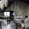 The Brownstone Tapete in Beige van Daisy James — interieur