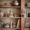 Pinto Tuscan Pink Romo Papel Pintado sfeerbeeld