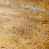 Rusted wallpaper van Texam
