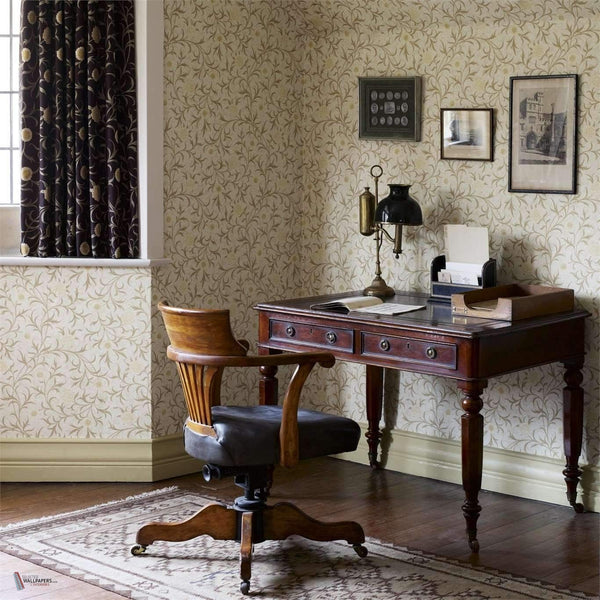 Scroll wallpaper van Morris & Co