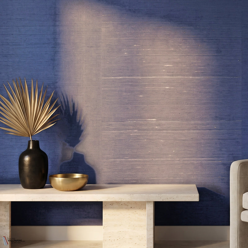 Star Silk Natural Palette papier peint en Classic Blue de Greenland — intérieur