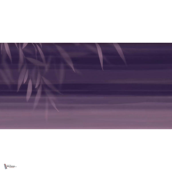 Oriental Breeze behang in Ultraviolet B van Tecnografica — volledig ontwerp