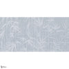 Sun-Tzu Oasis Tapete in Powder Blue A von Tecnografica — Gesamtdesign