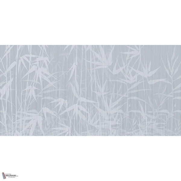 Sun-Tzu Oasis Tapete in Powder Blue A von Tecnografica — Gesamtdesign
