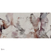Veil behang in Mauve Earth van Tecnografica — volledig ontwerp