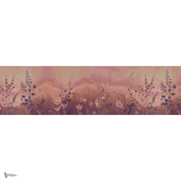 Dust & Petals Tapete in T11107 von Tuskara — Gesamtdesign
