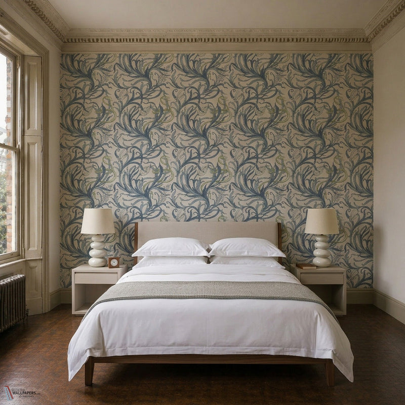 Voysey House Snake Tulip wallpaper sfeerbeeld