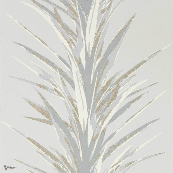 Yucca wallpaper in Grey/Gilver van Sanderson