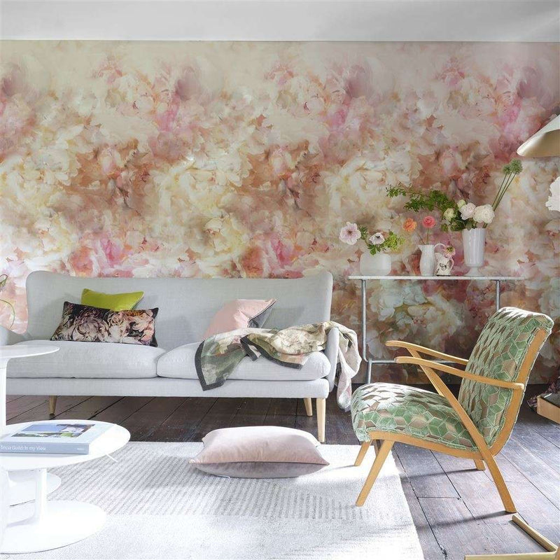 Fleur De Nuit Tapete in Pale Coral von Designers Guild