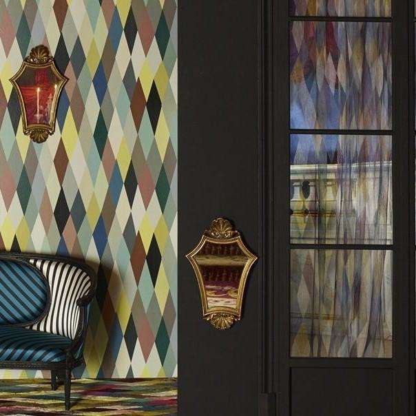 Mascarade behang in Arlequin van Designers Guild