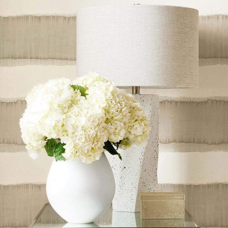 Mizu Stripe behang van Thibaut