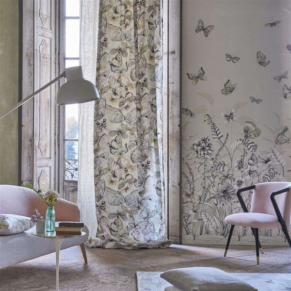 Papillons-behang-Designers Guild-Selected Wallpapers