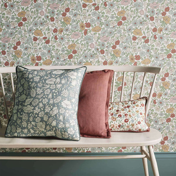 Poppy Meadowfield-Behang-Liberty-Selected Wallpapers