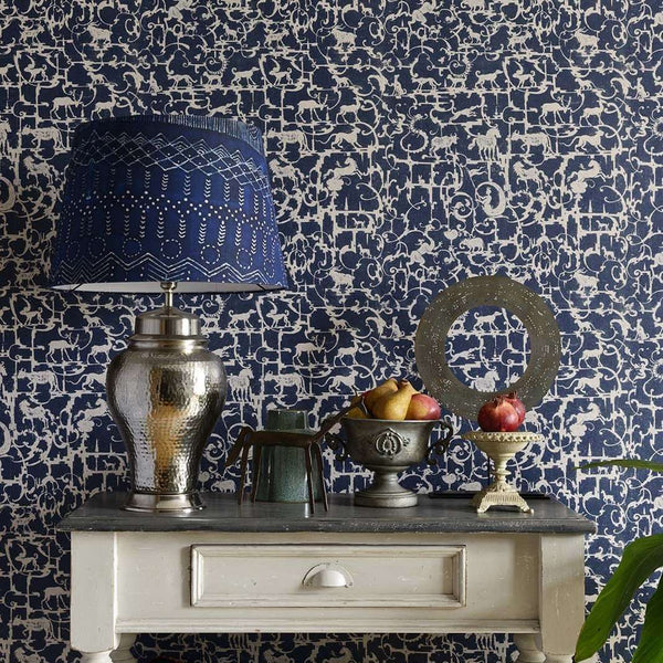 Royal Hunting-behang-Mind the Gap-Selected Wallpapers