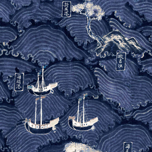 Waves of Tsushima-behang-Mind the Gap-Indigo-300 cm (standaard)-WP20513-Selected Wallpapers